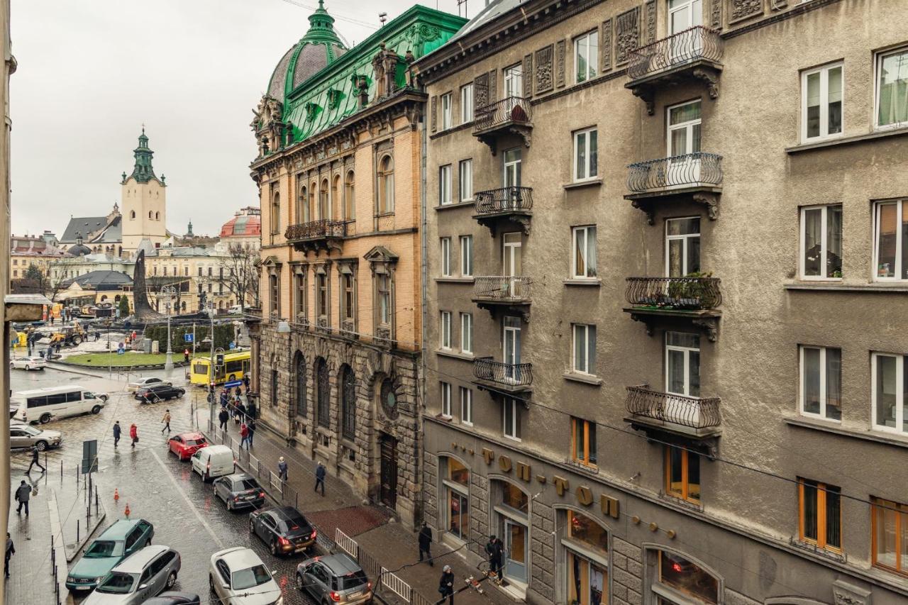 Mini Hotel Barvy Lvova On Hnatyuka St. Exterior photo