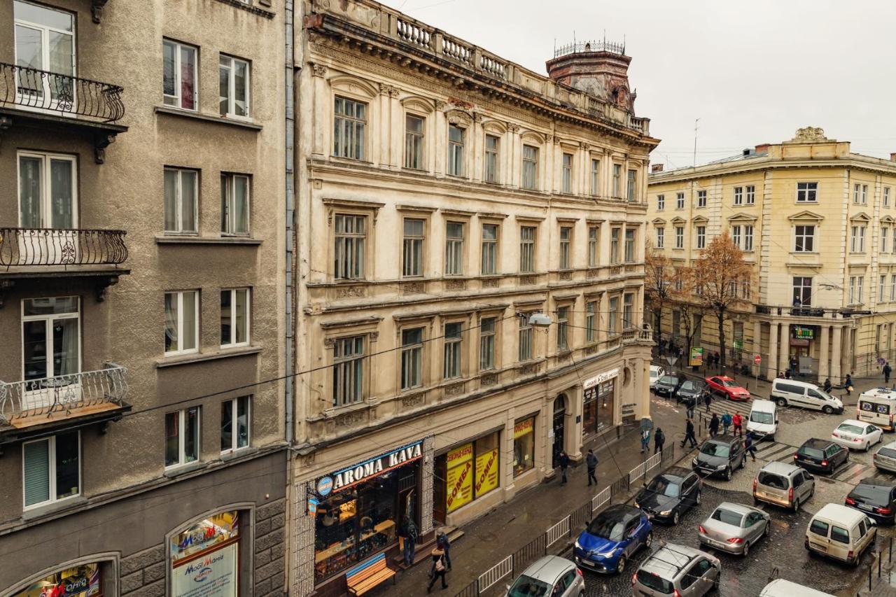 Mini Hotel Barvy Lvova On Hnatyuka St. Exterior photo