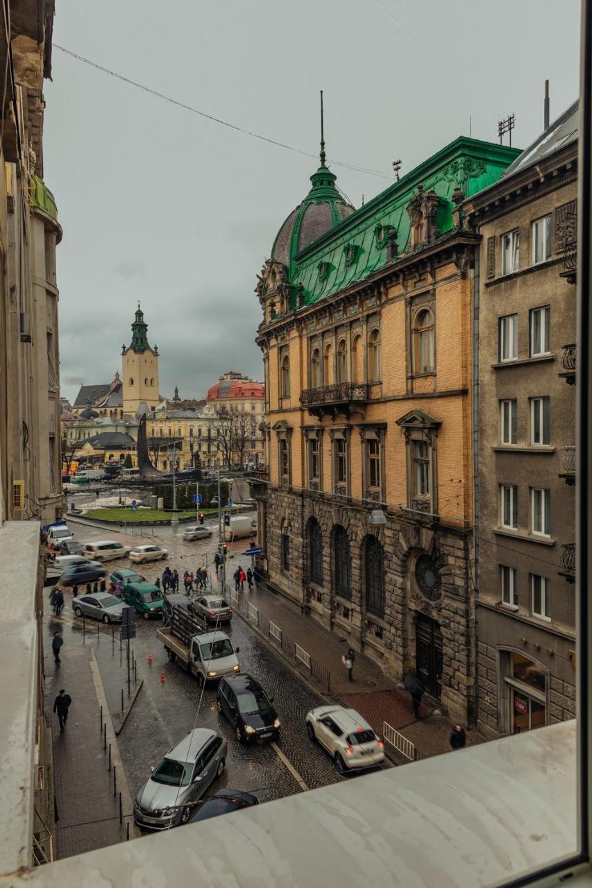 Mini Hotel Barvy Lvova On Hnatyuka St. Exterior photo